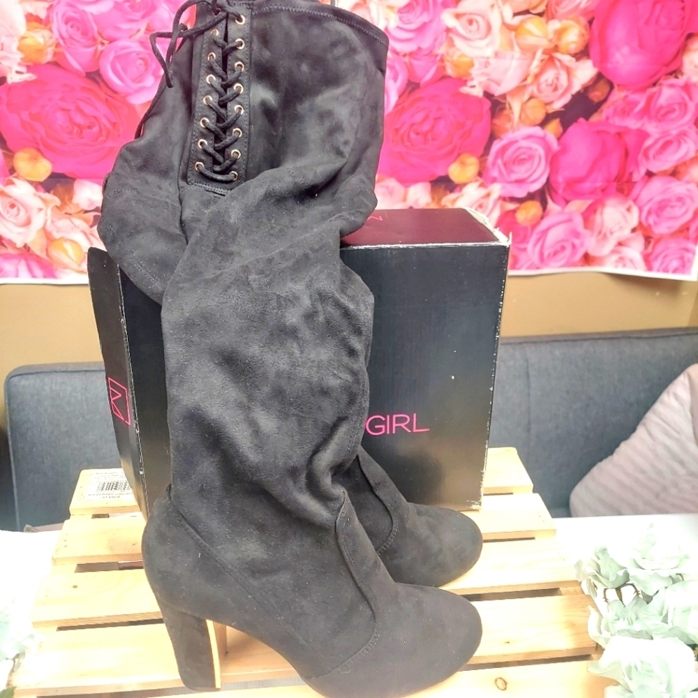 Material Girl NWT MPriyanka Black Size 10 Over The Knee Boots NEW IN BOX.